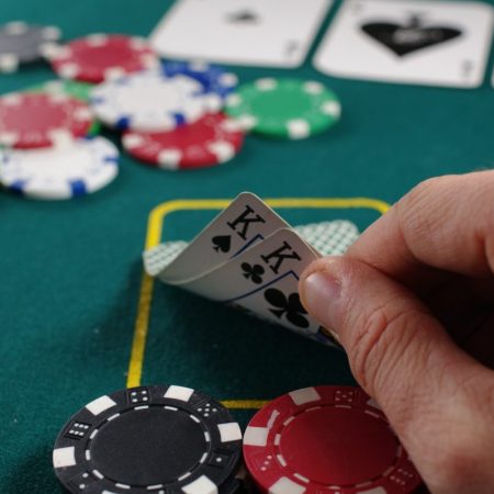 WHAT STRATEGIES ARE USED IN ONLINE CASINO CARD GAMES
